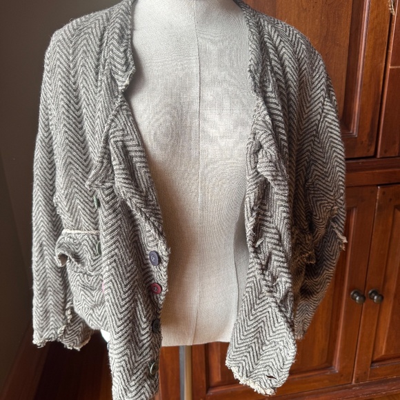 Magnolia Pearl Cropped Declan Jacket in Mathis - Picture 5 of 11